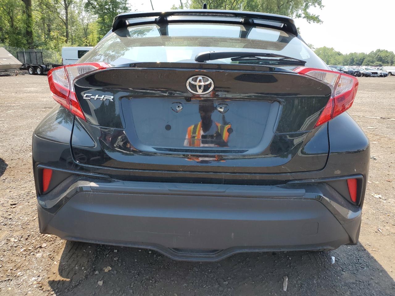 2022 TOYOTA C-HR XLE VIN:NMTKHMBX0NR147232