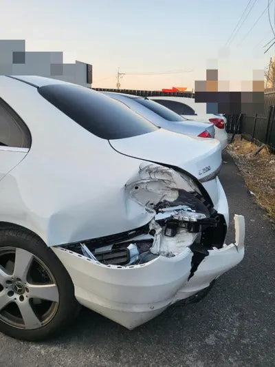 2018 Mercedes-Benz C 200 WDDWF4CB0JF709075 VIN:WDDWF4CB0JF709075