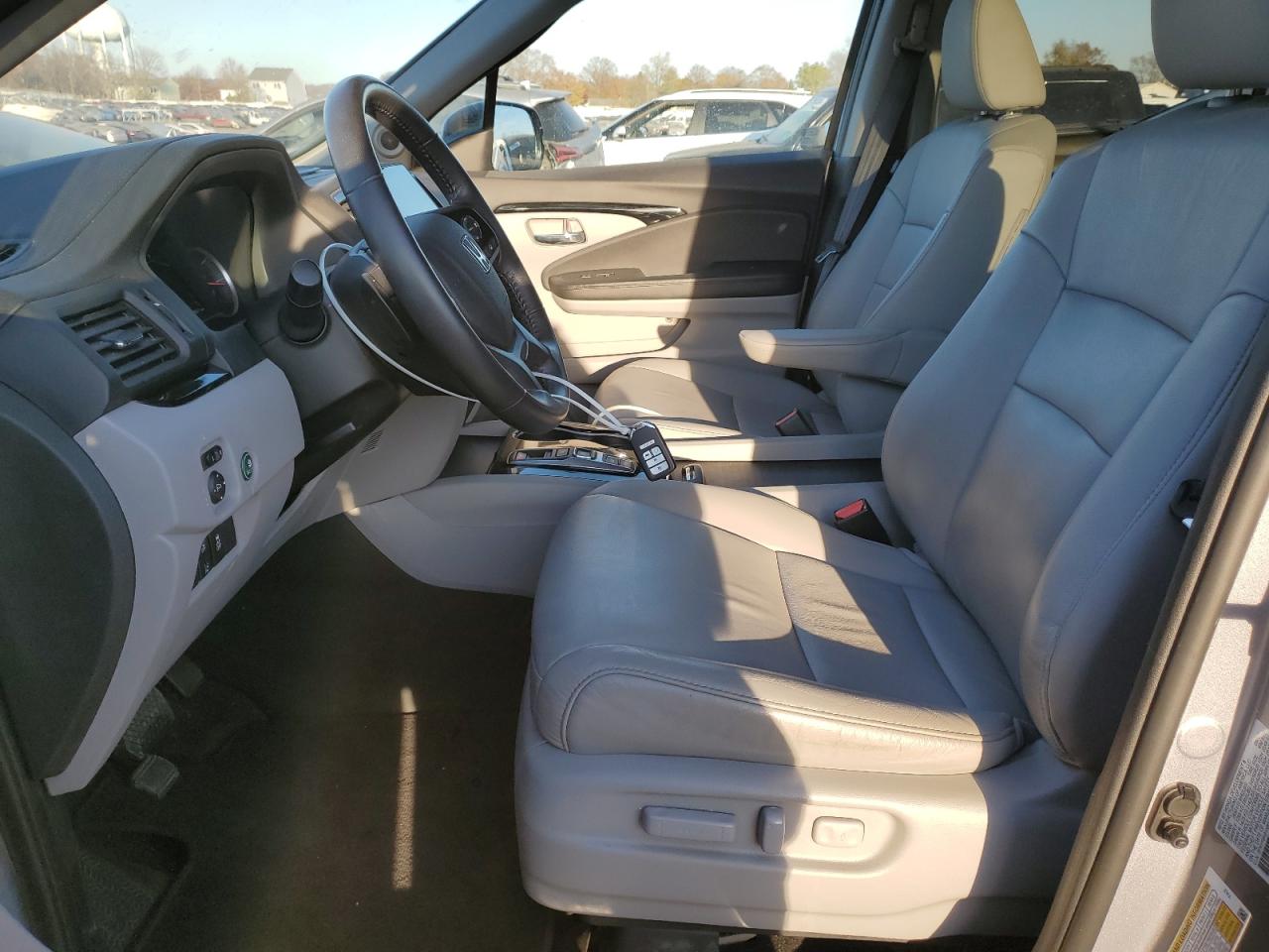 2022 HONDA PILOT TOURING VIN:5FNYF6H91NB010147