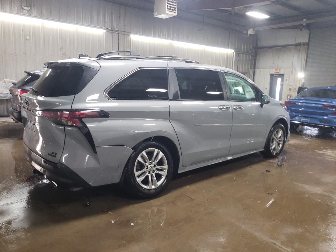 2022 TOYOTA SIENNA XLE VIN:5TDASKFC9NS042151