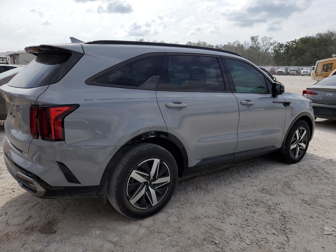2023 KIA SORENTO EX VIN:5XYRH4LF2PG224687
