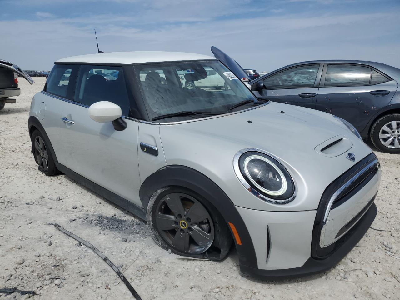2022 MINI COOPER SE VIN:WMW13DJ06N2R55136