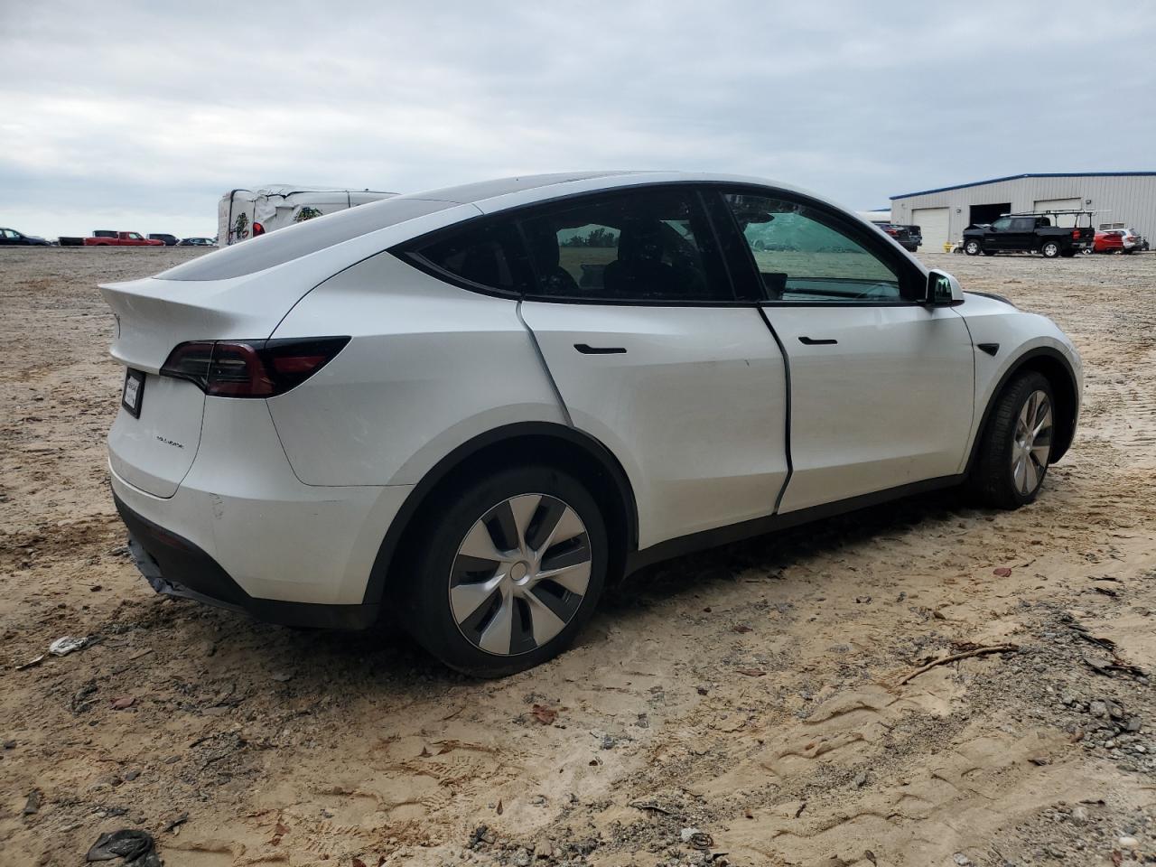 2023 TESLA MODEL Y  VIN:7SAYGDEE8PA187901