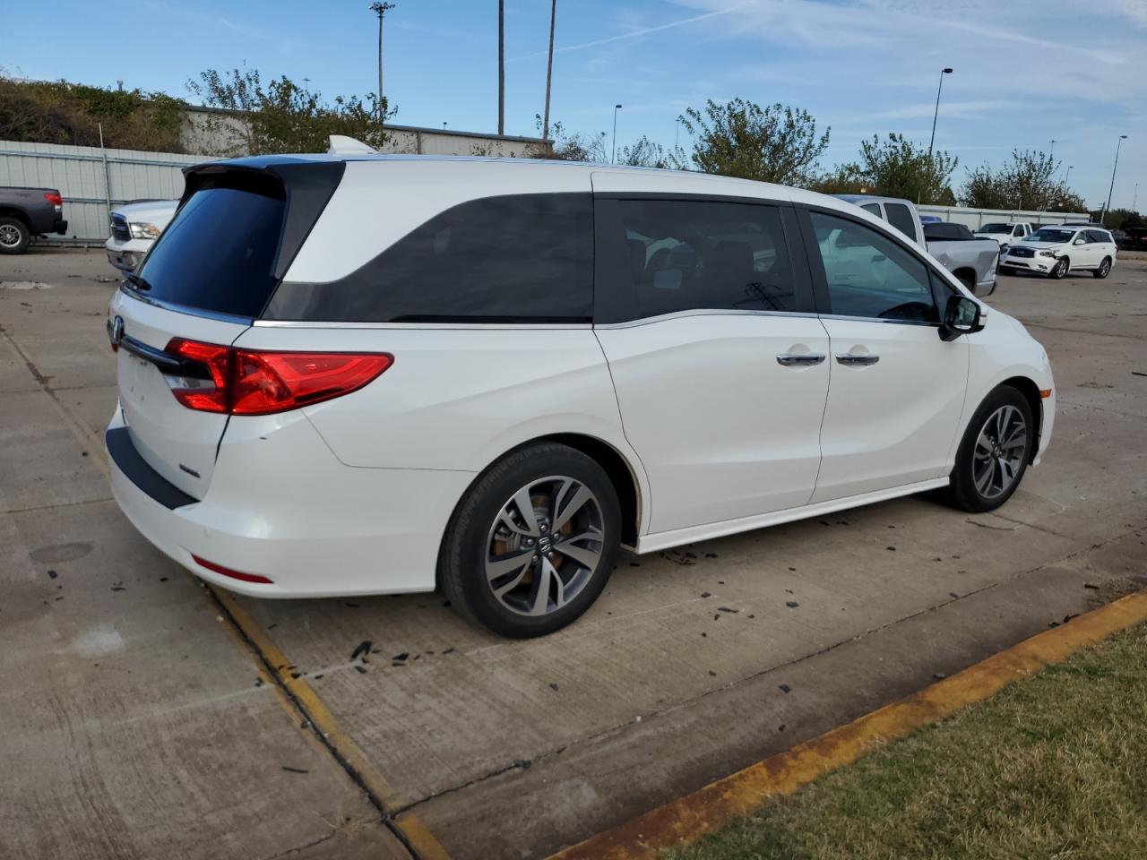2022 HONDA ODYSSEY TOURING VIN:5FNRL6H88NB054733