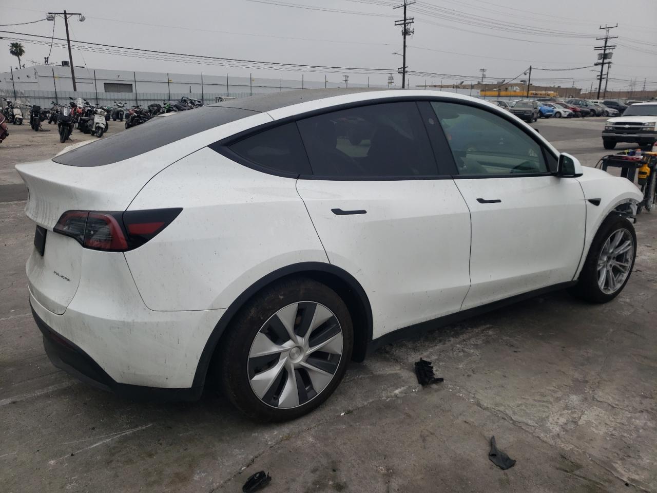 2023 TESLA MODEL Y  VIN:7SAYGDEE1PF813890