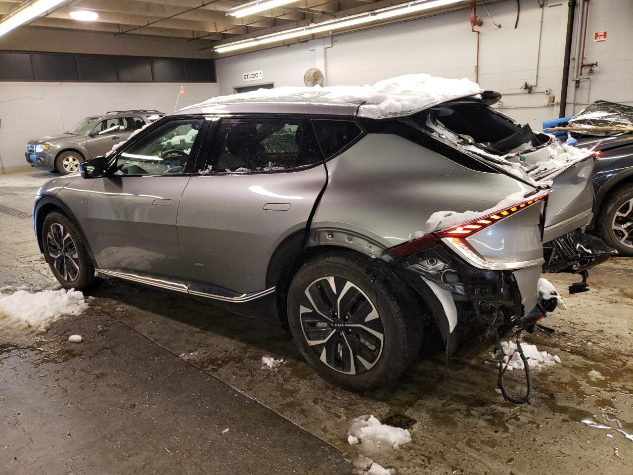 2022 KIA EV6 LIGHT VIN:5YFBURHE9GP410006