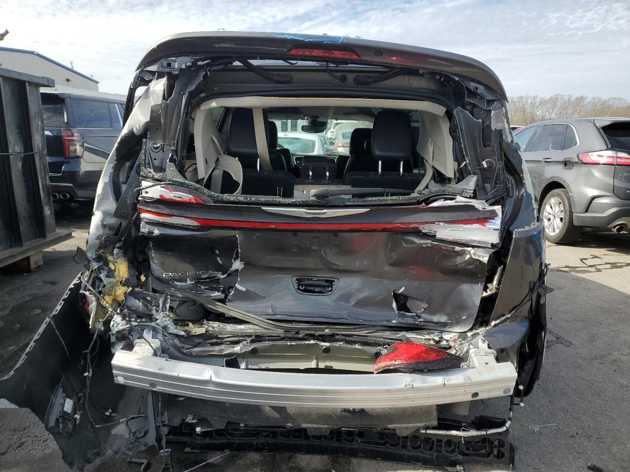 2022 CHRYSLER PACIFICA TOURING L VIN:2C4RC1BGXNR138771