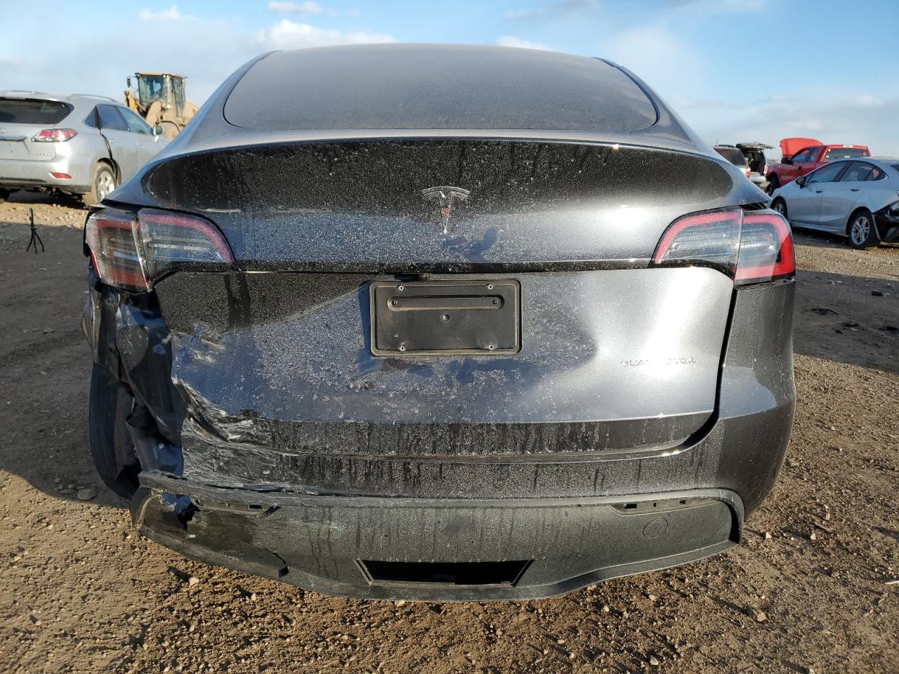 2024 TESLA MODEL Y  VIN:7SAYGDEEXRA234400