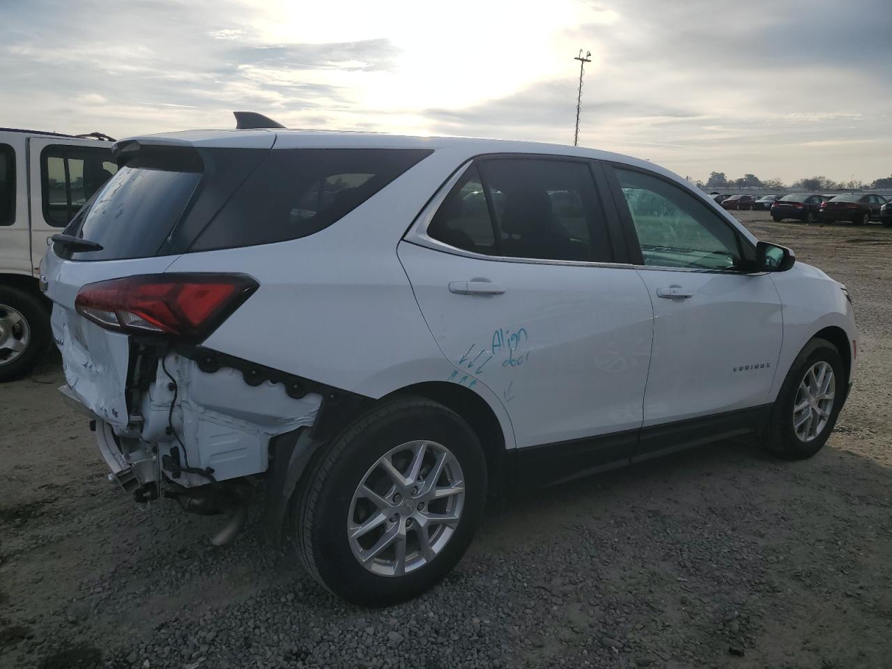 2022 CHEVROLET EQUINOX LT VIN:3GNAXKEV1NL182597