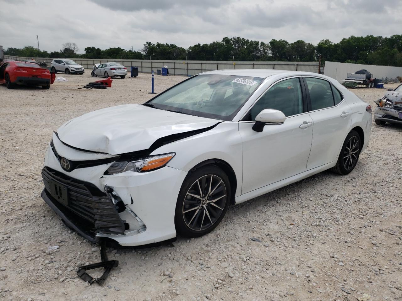 2022 TOYOTA CAMRY XLE VIN:4T1F11AK8NU703452