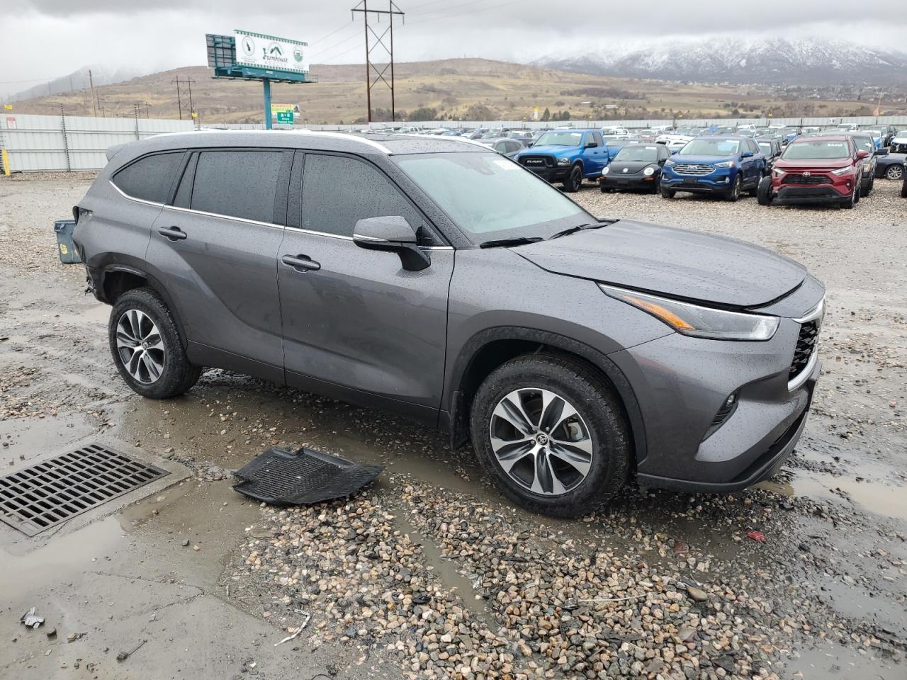 2022 TOYOTA HIGHLANDER XLE VIN:5TDGZRBH4NS227658