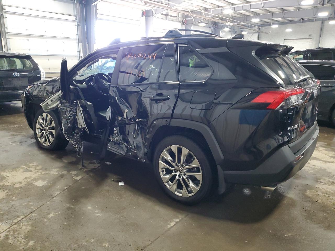 2022 TOYOTA RAV4 XLE PREMIUM VIN:2T3A1RFV7NC257590