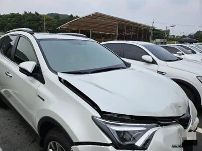 2017 Toyota RAV4 VIN: