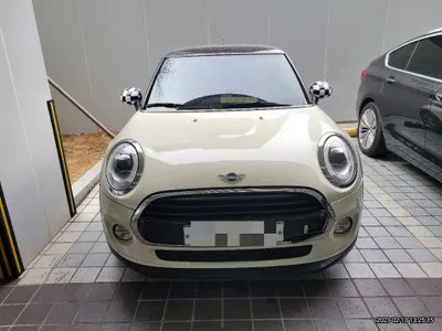 2016 MINI Cooper VIN: