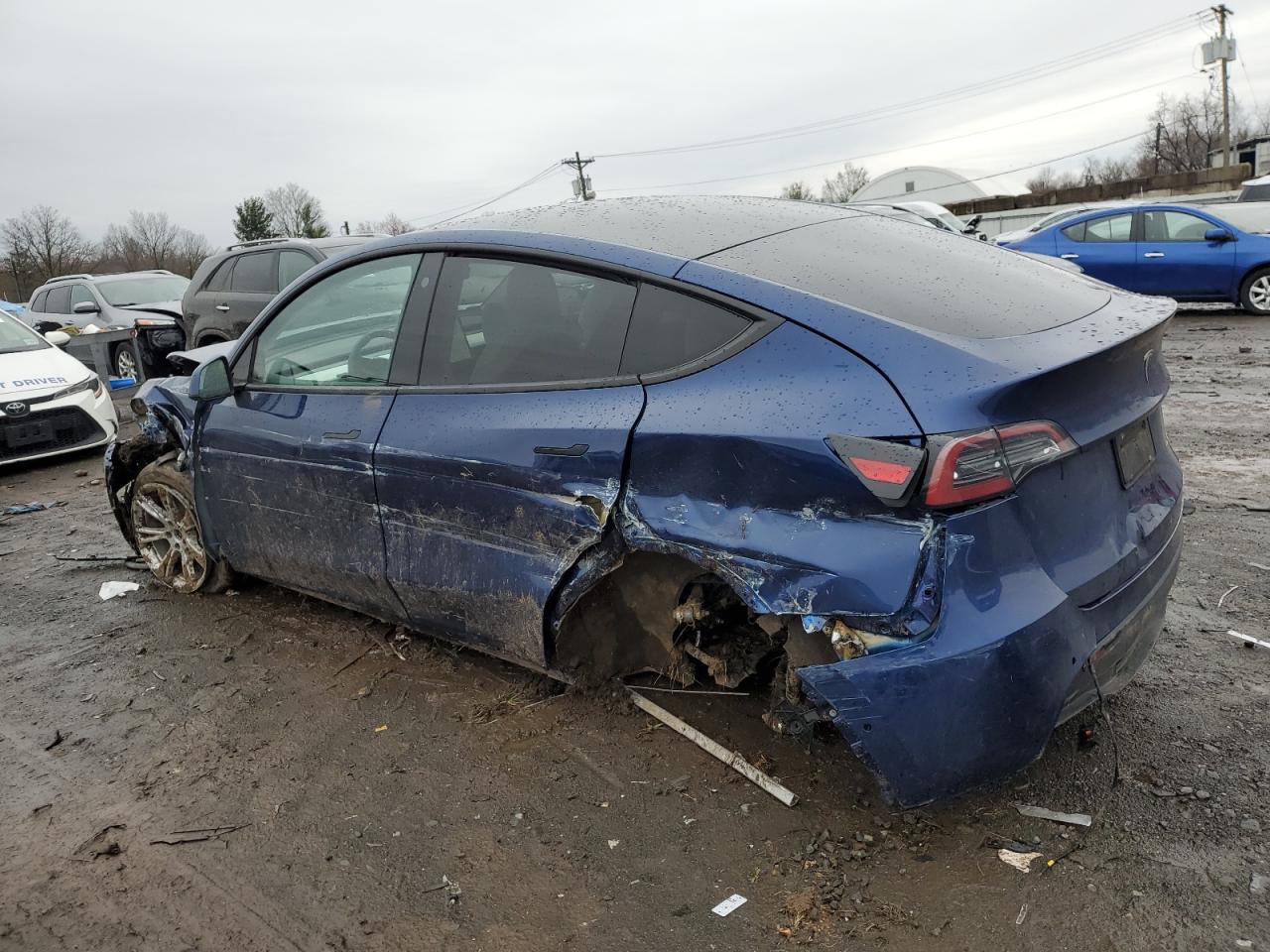 2022 TESLA MODEL Y  VIN:7SAYGDEE0NF310686