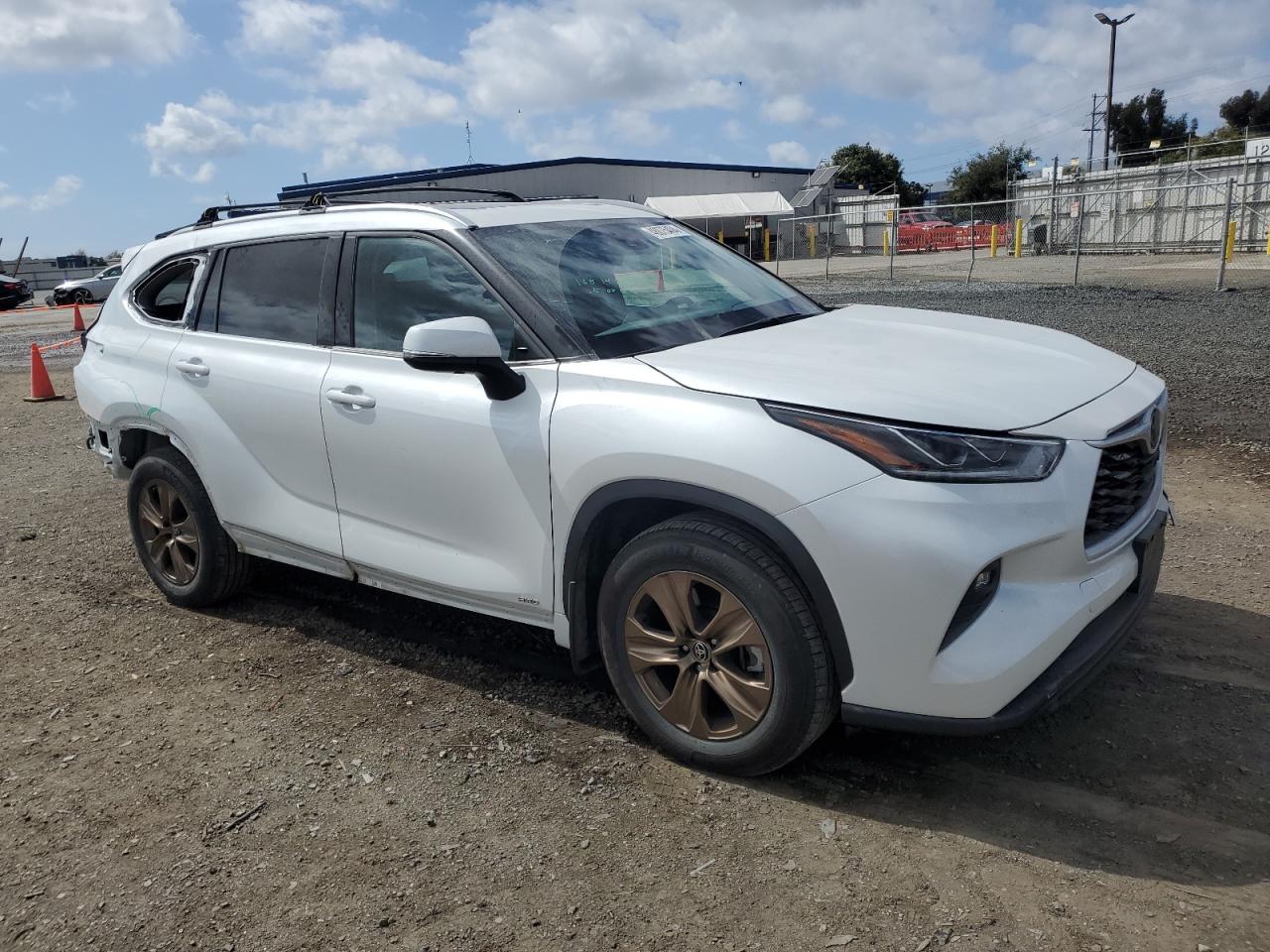 2022 TOYOTA HIGHLANDER HYBRID XLE VIN:5TDABRCH6NS540638