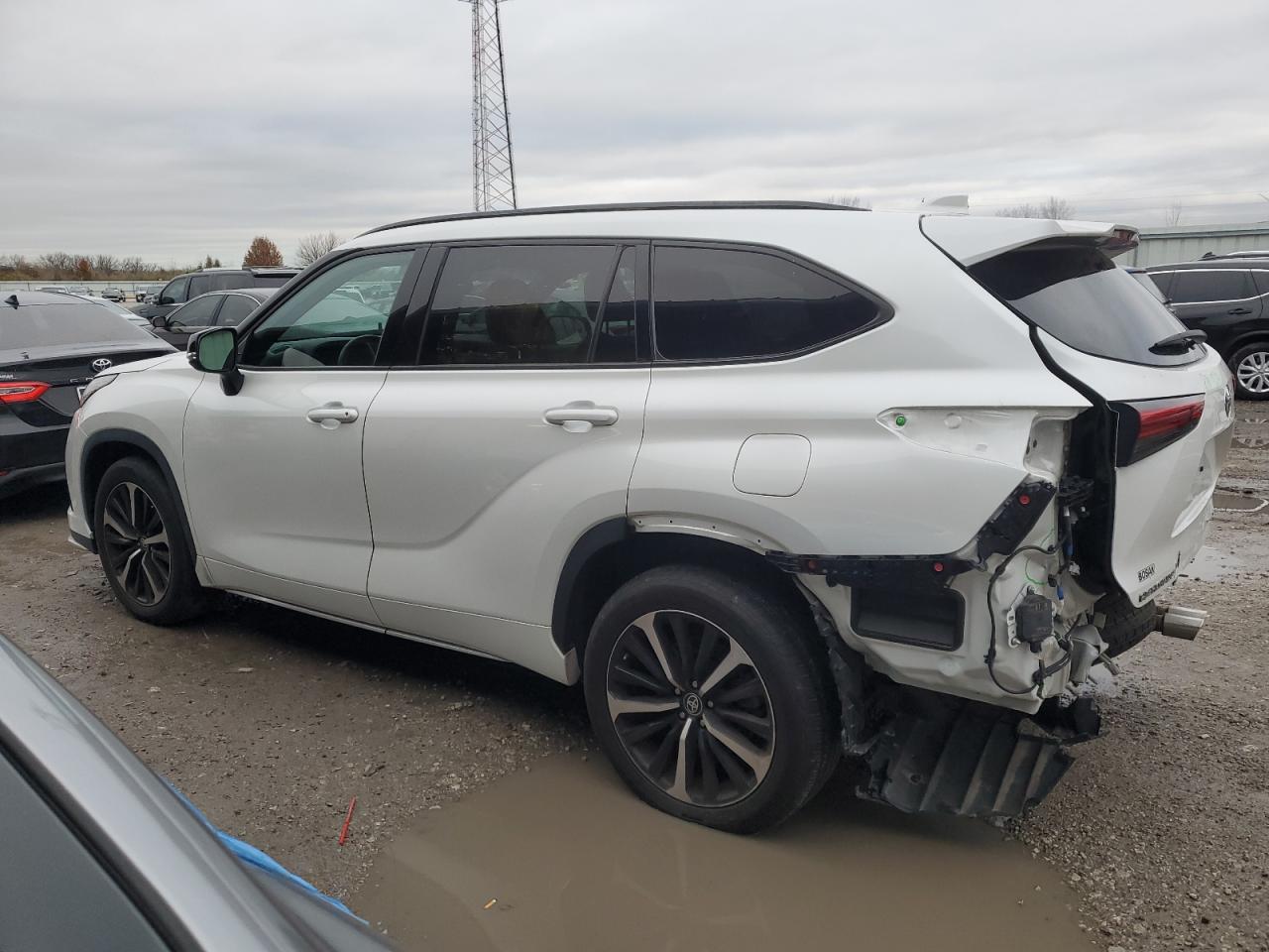 2022 TOYOTA HIGHLANDER XSE VIN:5TDJZRBH3NS211327