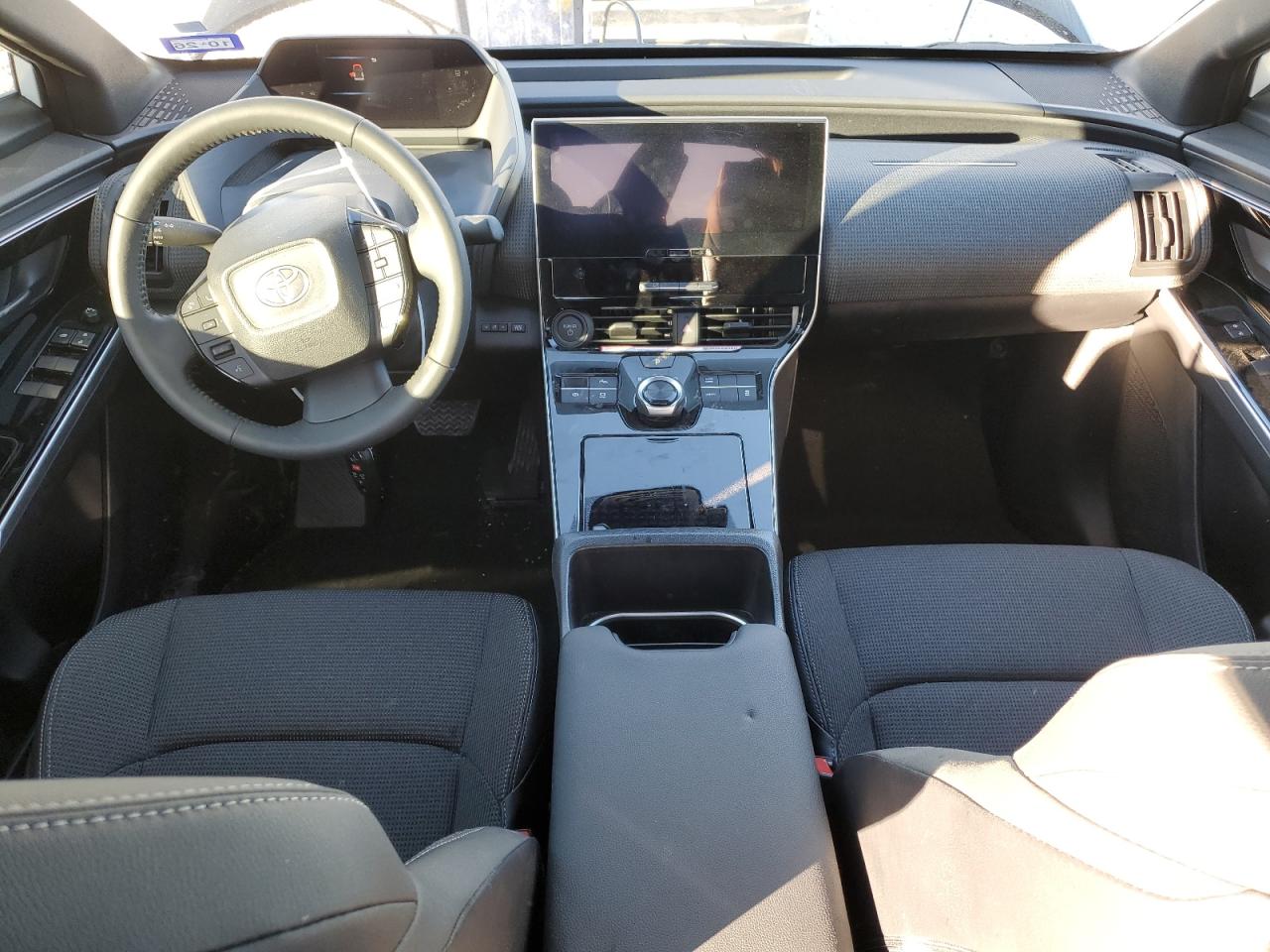 2024 TOYOTA BZ4X XLE VIN:3TMCZ5ANXMM425948