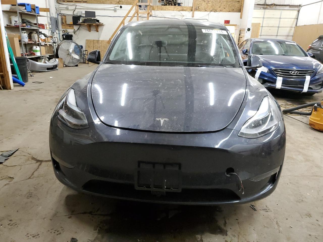 2024 TESLA MODEL Y  VIN:7SAYGDEEXRA246644