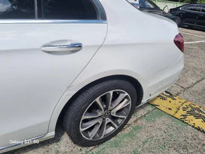 2019 Mercedes-Benz E 300 VIN: