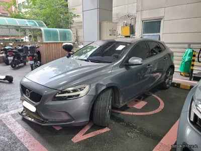 2017 Volvo V40 YV1MV79K0H2407653 VIN:YV1MV79K0H2407653