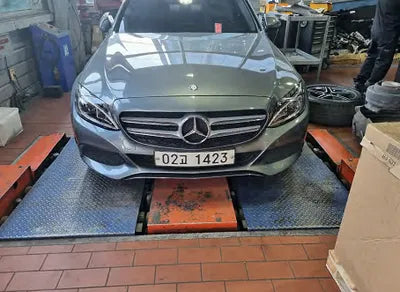 2017 Mercedes-Benz C 220 313KMWDDWF0EB5HR2 VIN:313KMWDDWF0EB5HR2