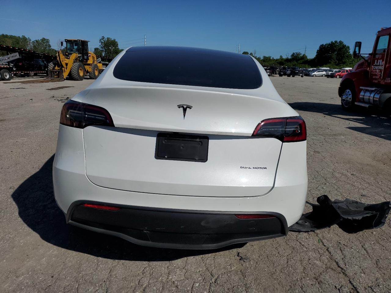 2023 TESLA MODEL Y  VIN:7SAYGDEE2PF807368