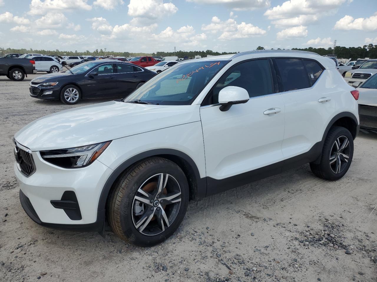 2024 VOLVO XC40 CORE VIN:YV4L12UK8R2304645