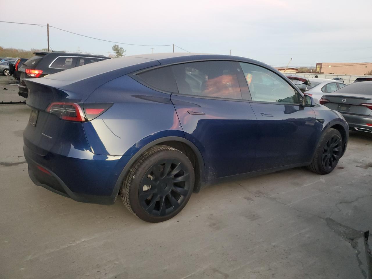 2022 TESLA MODEL Y  VIN:7SAYGDEE1NF485464