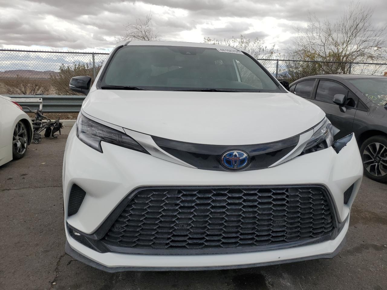 2024 TOYOTA SIENNA XSE VIN:5TDCRKEC0RS213915