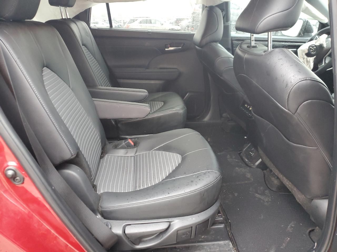2024 TOYOTA HIGHLANDER LE VIN:5TDKDRAH0RS538424