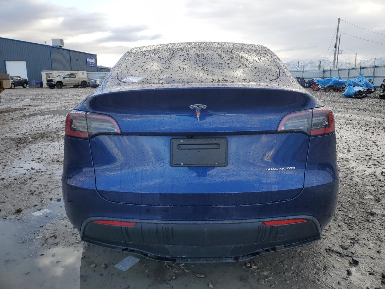 2024 TESLA MODEL Y  VIN:7SAYGAEE1RF072951