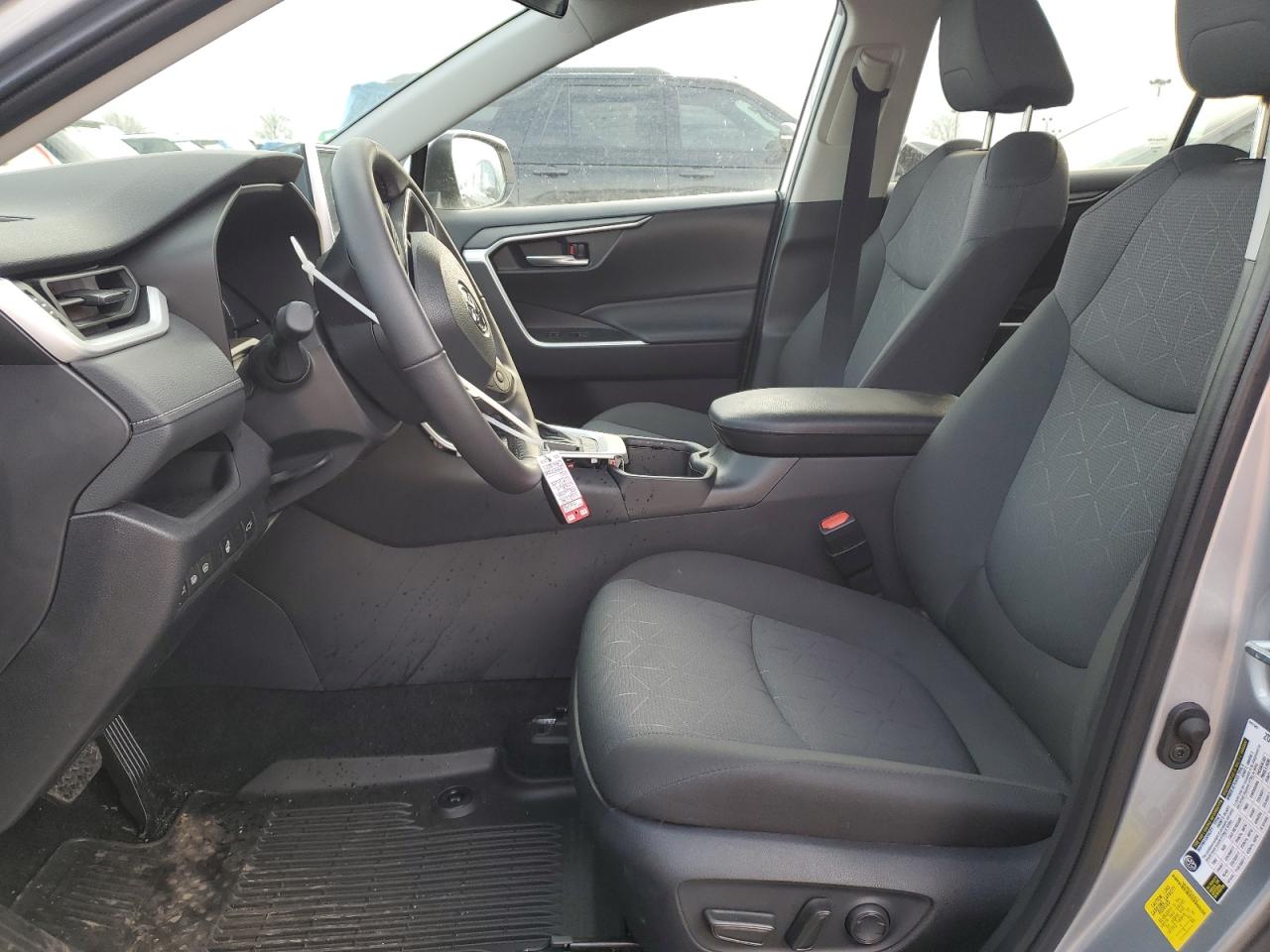2024 TOYOTA RAV4 XLE VIN:2T3P1RFV3RW479994