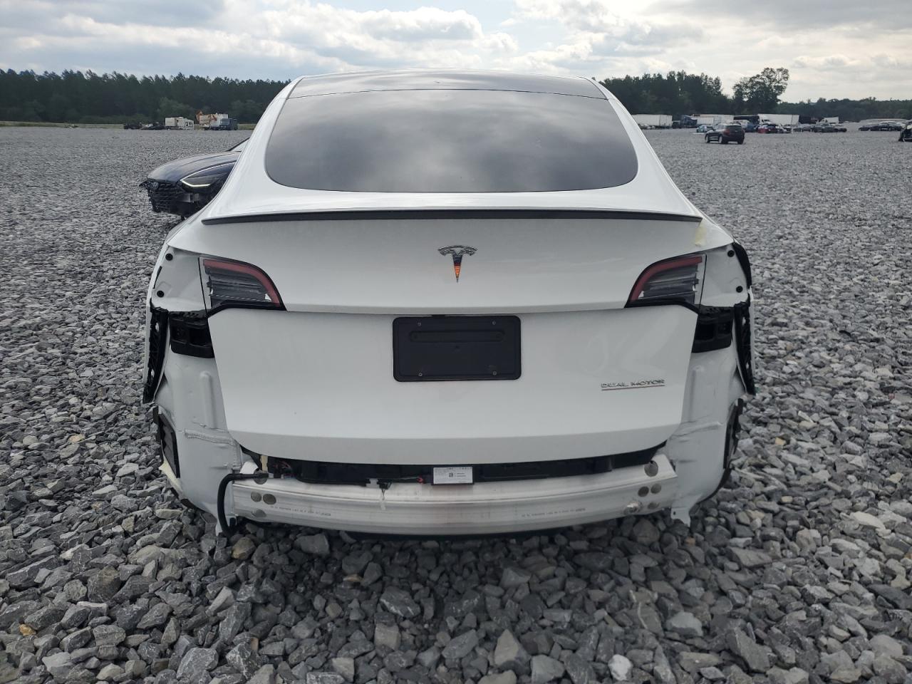 2023 TESLA MODEL Y  VIN:7SAYGDEF9PF800605