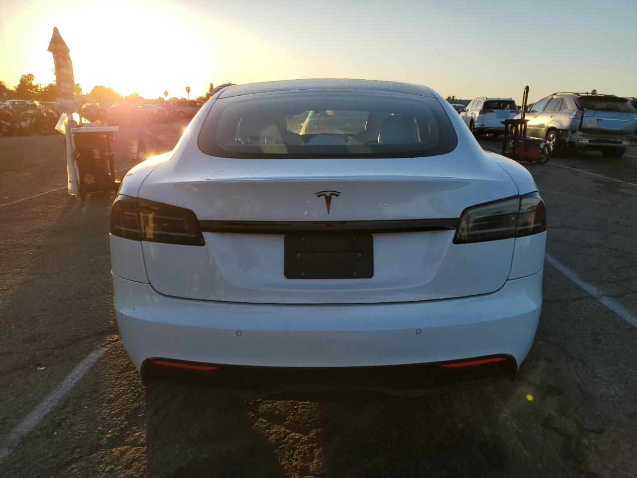 2022 TESLA MODEL S  VIN:5YJSA1E55NF491934