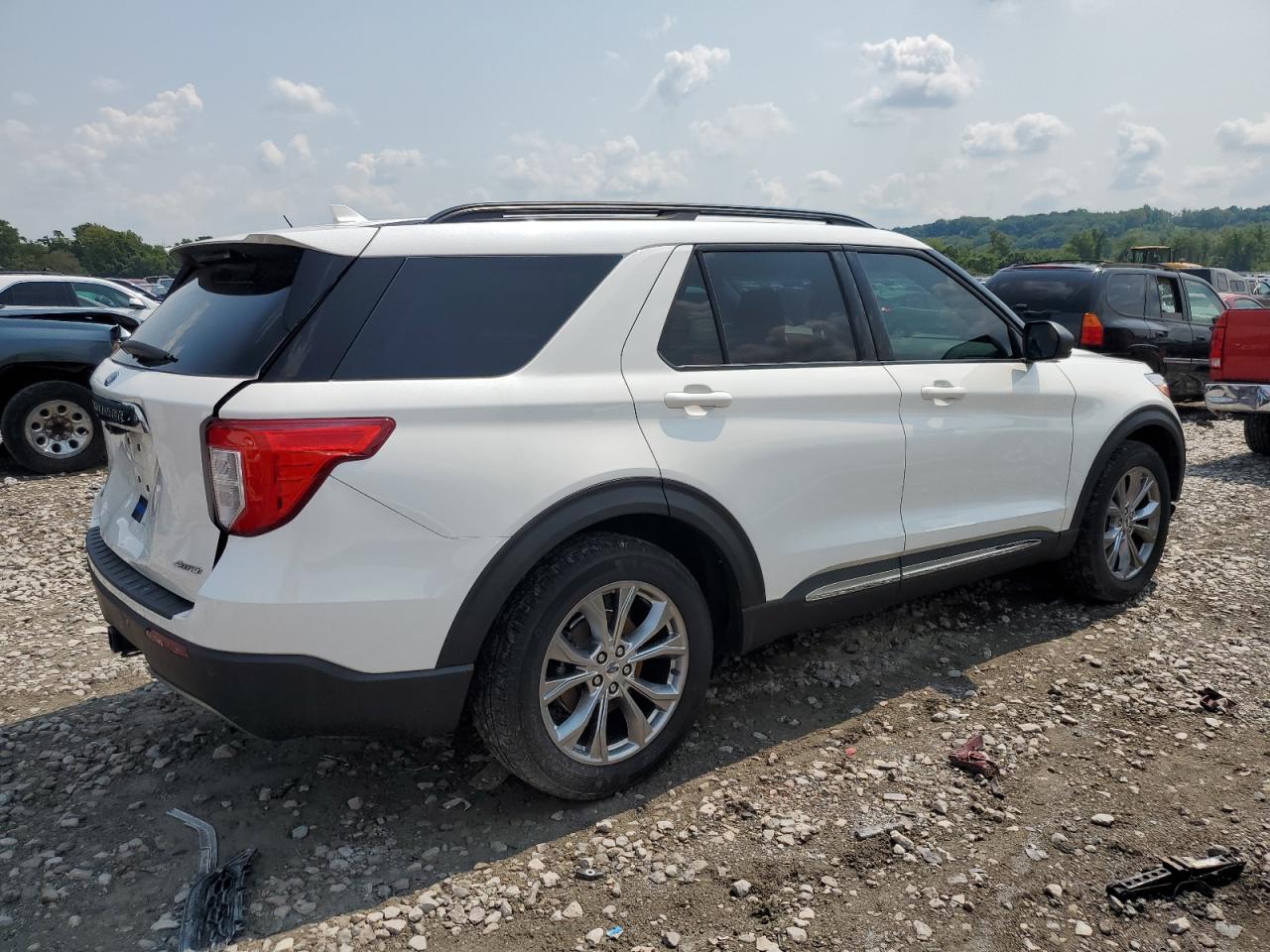 2022 FORD EXPLORER XLT VIN:1FMSK8DH8NGB64866