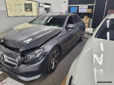 2016 Mercedes-Benz E 220 VIN: