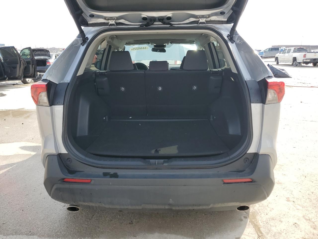 2024 TOYOTA RAV4 XLE VIN:2T3W1RFV2RC263986