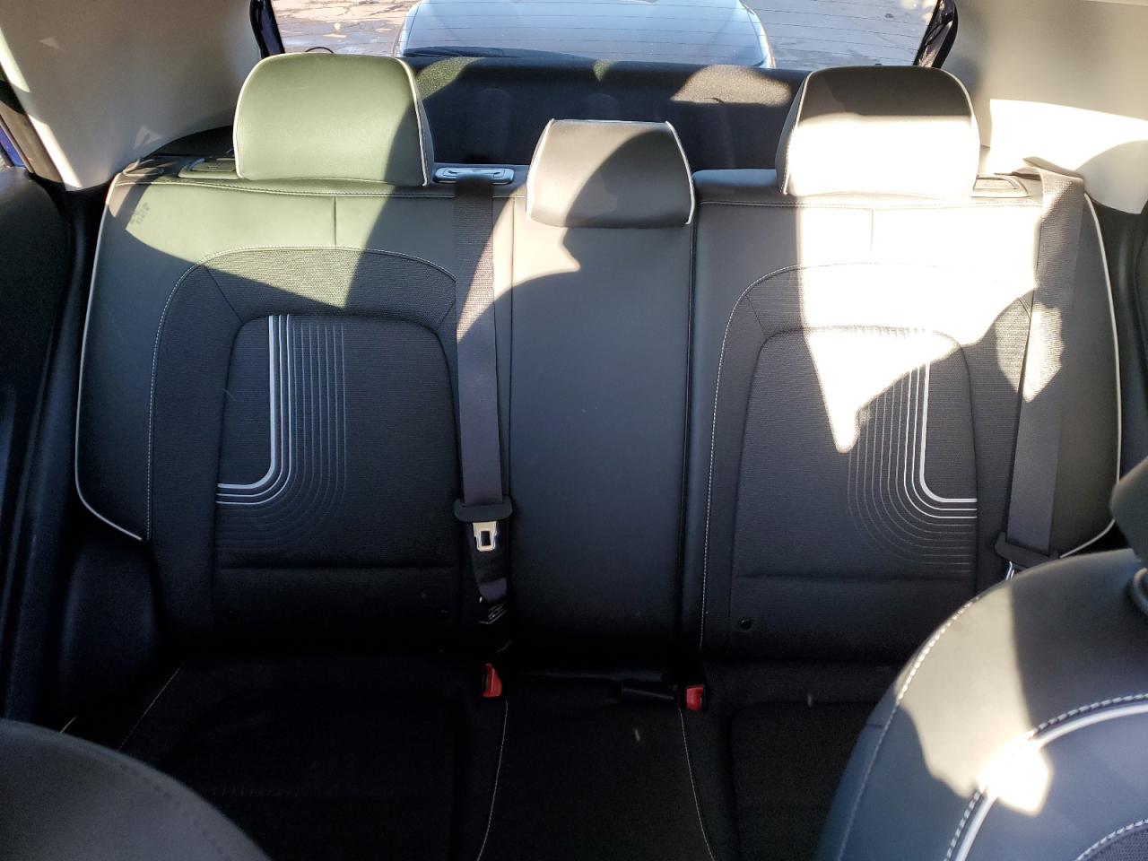 2022 HYUNDAI VENUE SEL VIN:KMHRC8A37NU193054