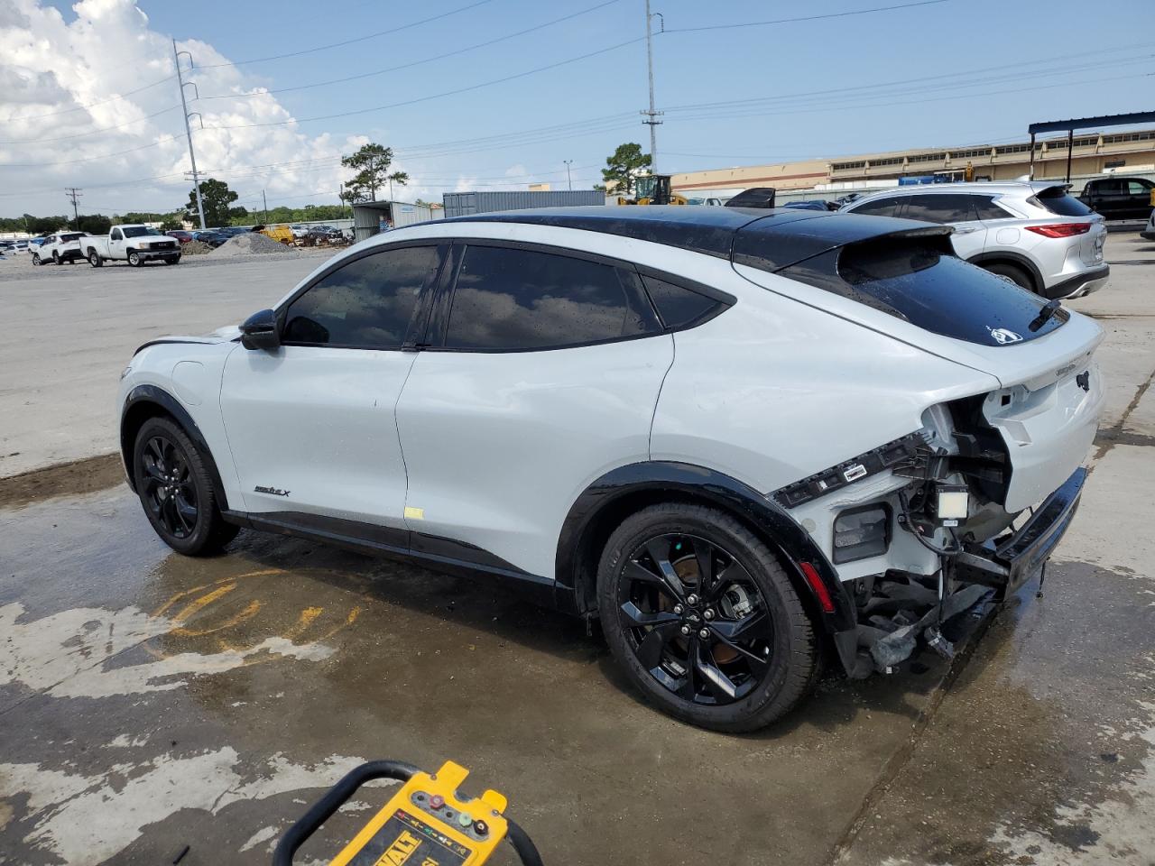 2023 FORD MUSTANG MACH-E PREMIUM VIN:3FMTK3R79PMA27208