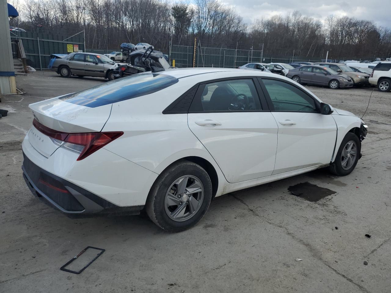 2024 HYUNDAI ELANTRA SE VIN:KMHLL4DG4RU761795