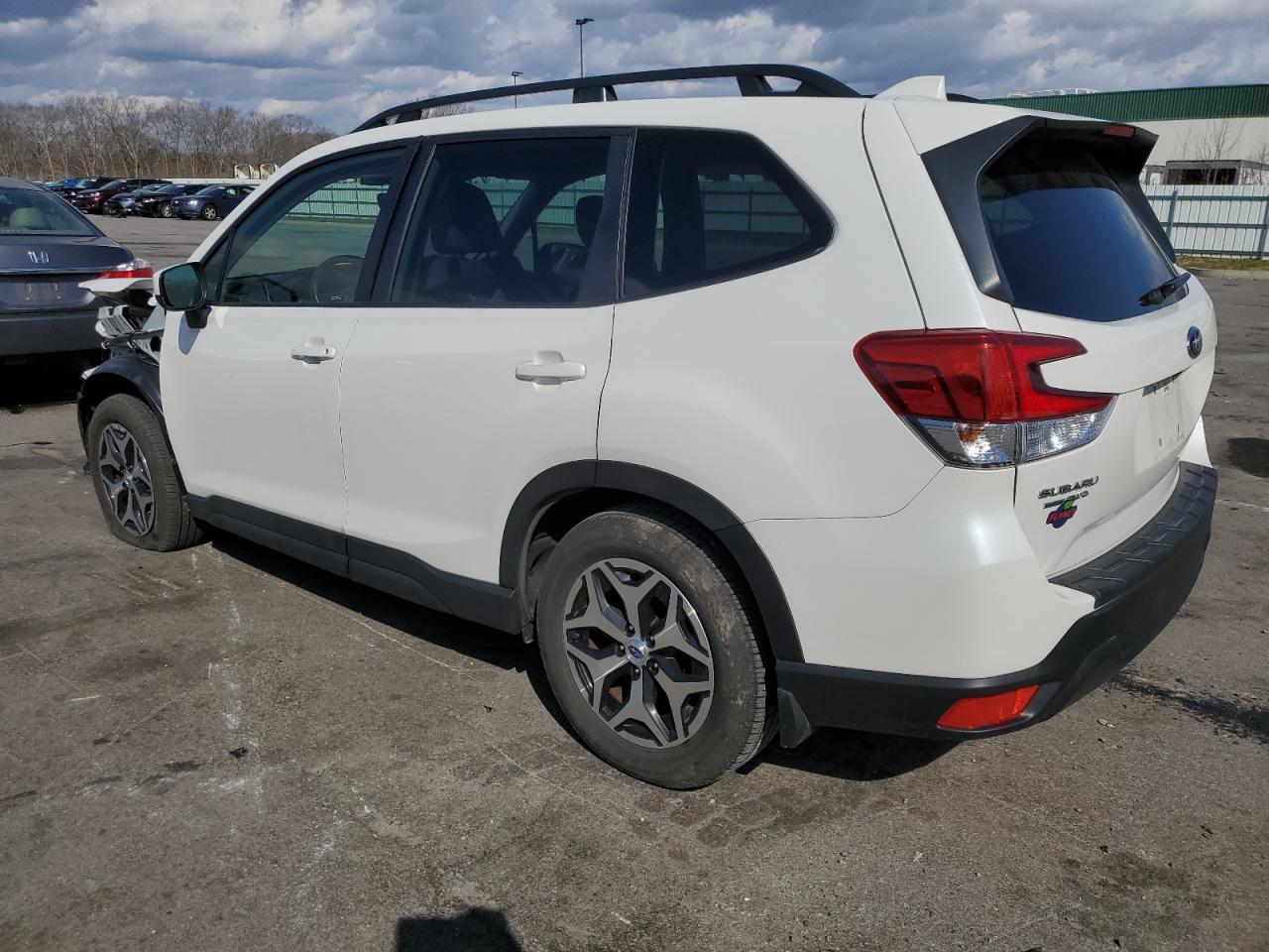 2022 SUBARU FORESTER PREMIUM VIN:JF2SKAEC3NH447069