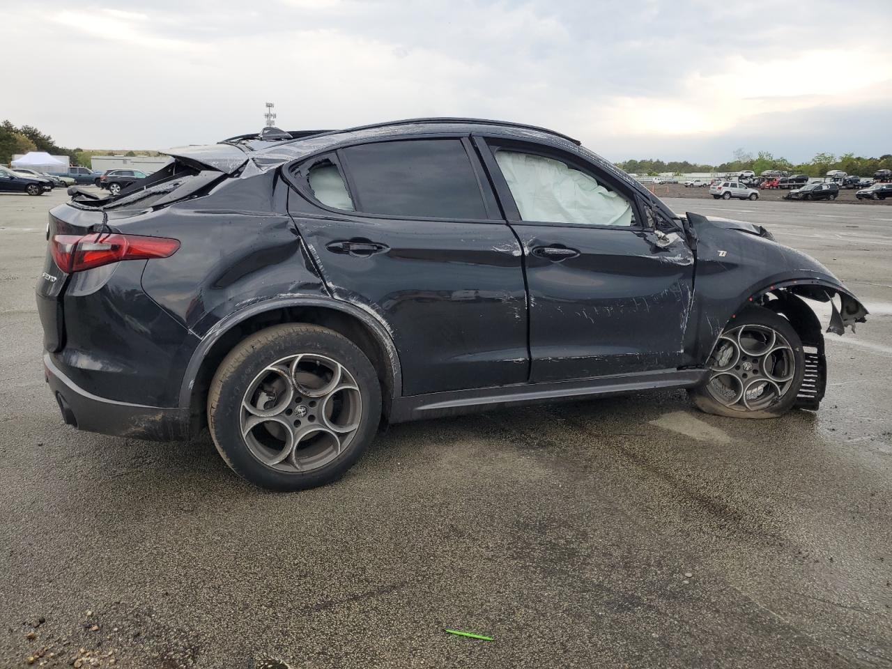 2023 ALFA ROMEO STELVIO TI VIN:ZASPAKBN8P7D50727