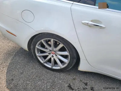 2016 Jaguar XJ SAJAA229XGNV99979 VIN:SAJAA229XGNV99979