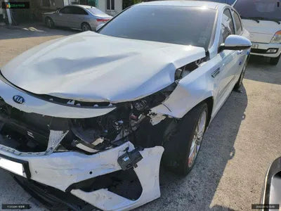 2018 Kia K5 KNAGU411BKA318223 VIN:KNAGU411BKA318223