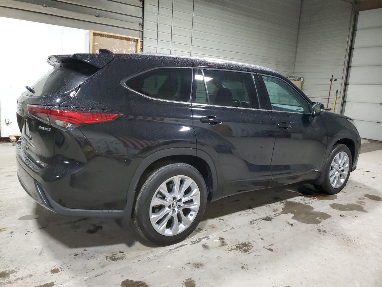 2022 TOYOTA HIGHLANDER HYBRID LIMITED VIN:5TDXBRCHXNS549756