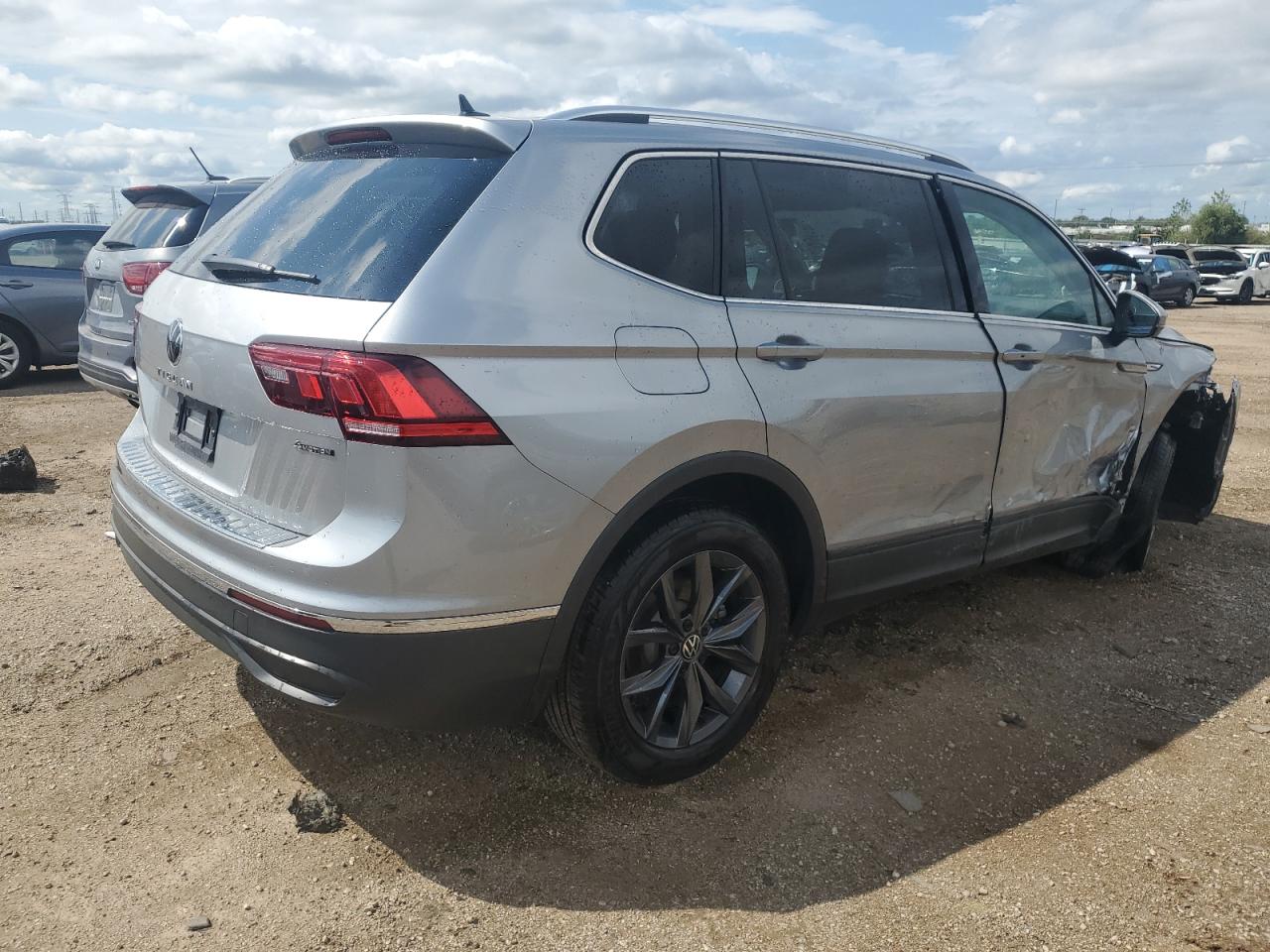 2022 VOLKSWAGEN TIGUAN SE VIN:3VV2B7AX8NM158390