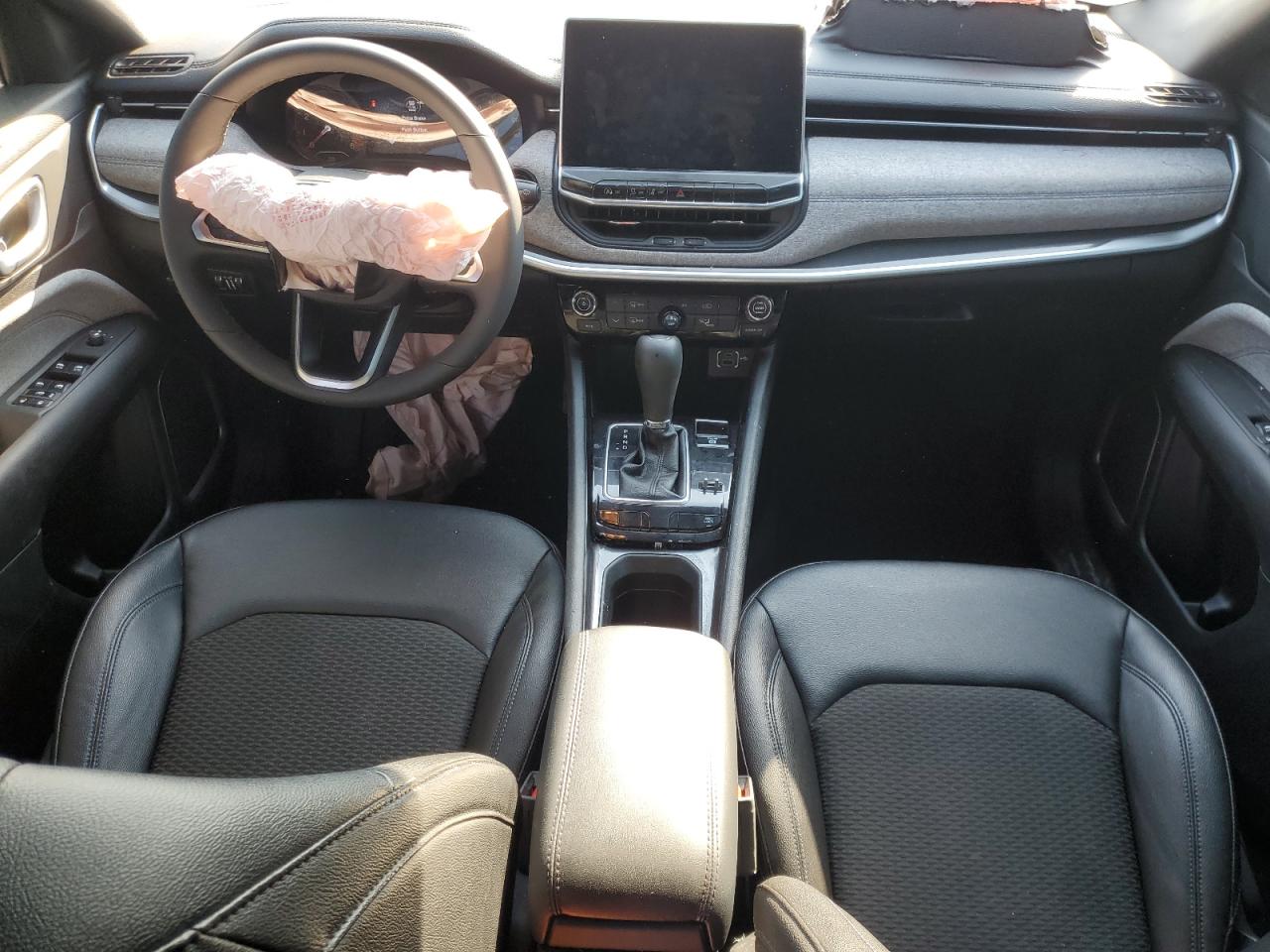 2024 JEEP COMPASS LATITUDE VIN:3C4NJDBNXRT114087
