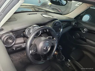 2014 MINI Cooper VIN: