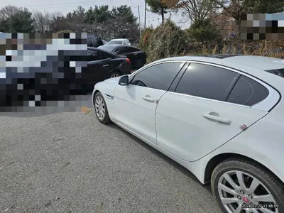 2016 Jaguar XE VIN: